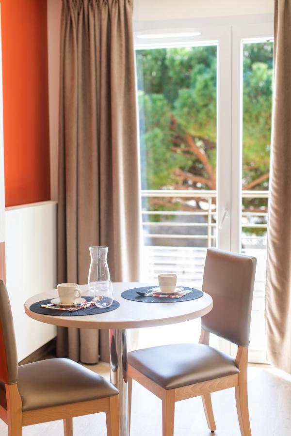 Zenao Frejus Aparthotel Exterior foto