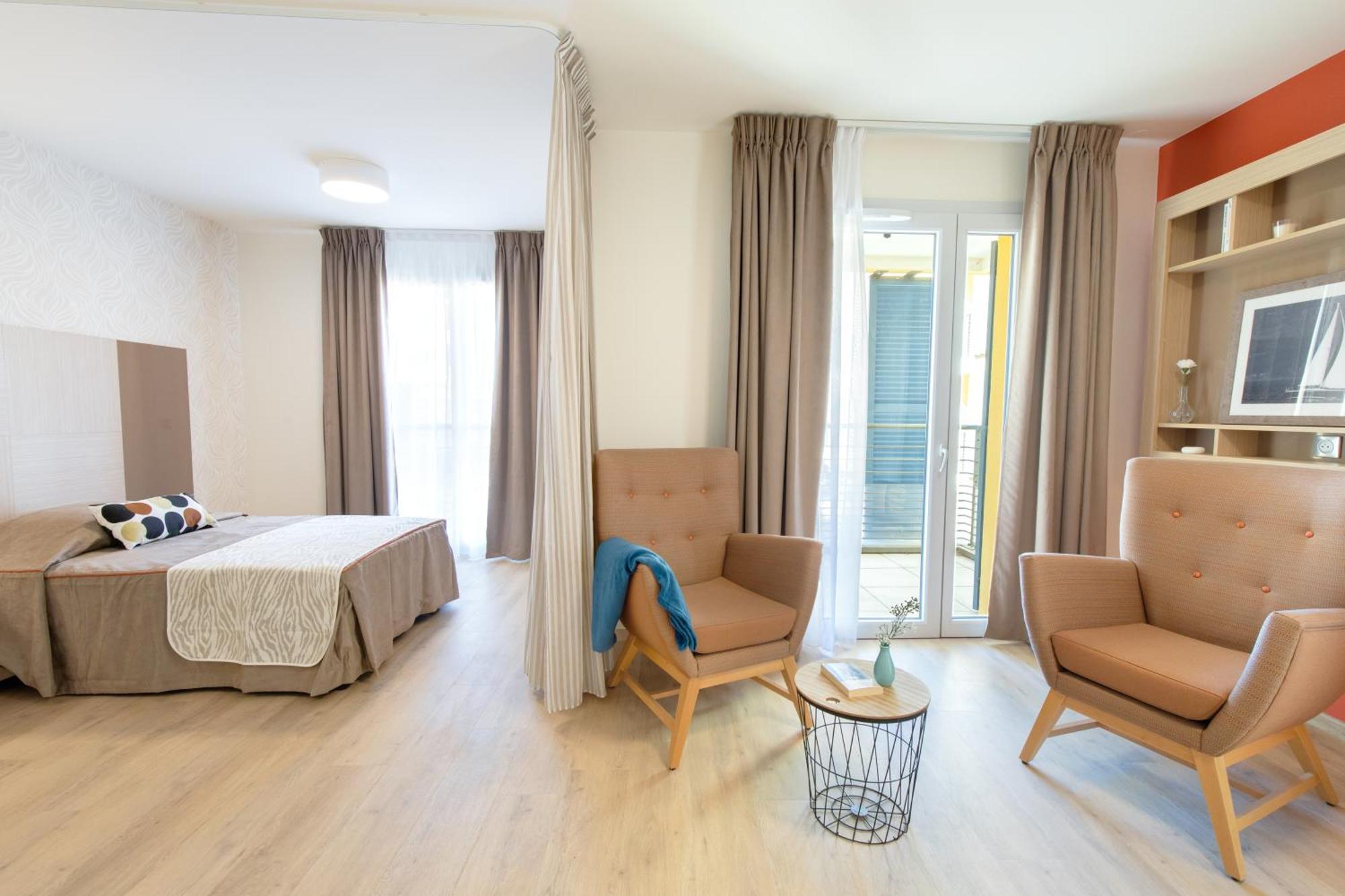 Zenao Frejus Aparthotel Exterior foto